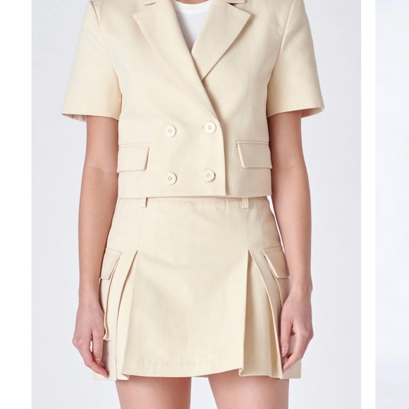 NWT Bree Cargo Skort in Beige, size: L - Picture 1 of 5